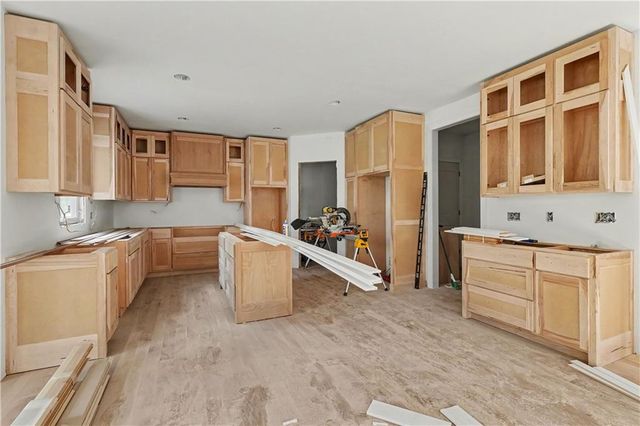 7805 Rosewood Drive, Prairie Village, KS 66208