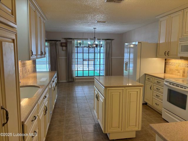 53 E Lakeshore Drive, Ransom Canyon, TX 79366