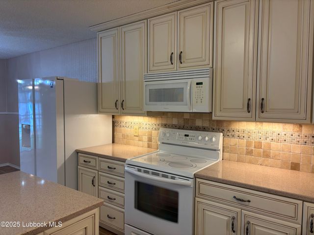 53 E Lakeshore Drive, Ransom Canyon, TX 79366