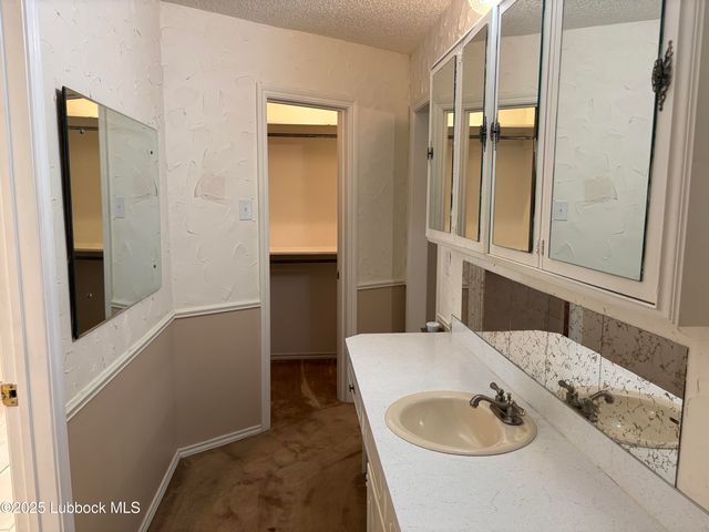 53 E Lakeshore Drive, Ransom Canyon, TX 79366