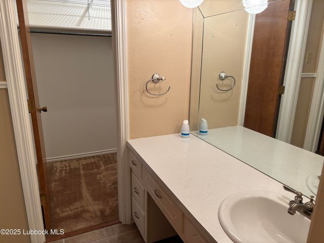 53 E Lakeshore Drive, Ransom Canyon, TX 79366