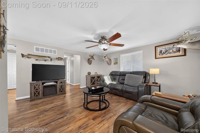 1505 Wilmot Street, West Bloomfield Charter Township, MI 48324