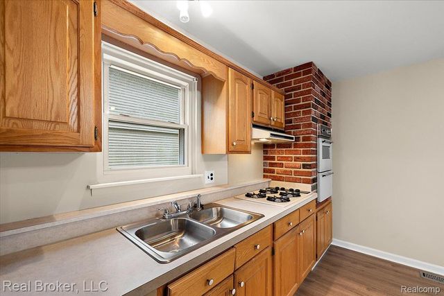 24765 Apple Crest Drive, Novi, MI 48375