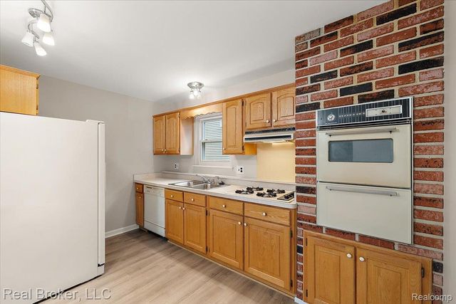 24765 Apple Crest Drive, Novi, MI 48375