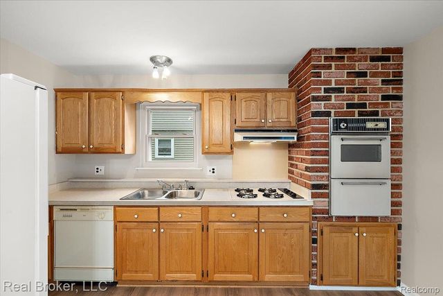 24765 Apple Crest Drive, Novi, MI 48375