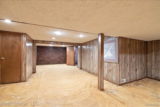 24765 Apple Crest Drive, Novi, MI 48375