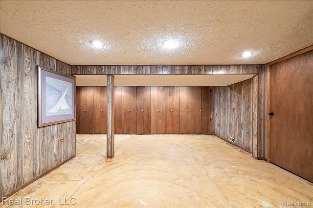 24765 Apple Crest Drive, Novi, MI 48375