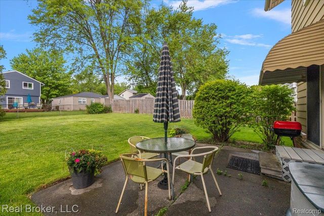 24765 Apple Crest Drive, Novi, MI 48375