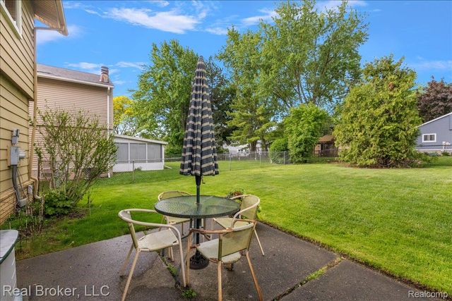 24765 Apple Crest Drive, Novi, MI 48375
