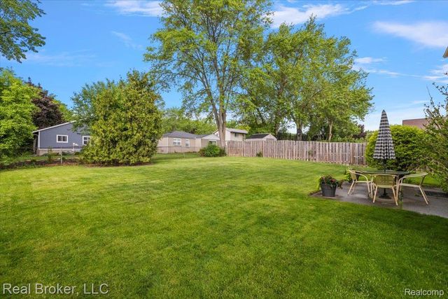 24765 Apple Crest Drive, Novi, MI 48375