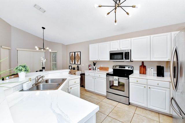 4661 CUMBRIAN LAKES DRIVE, Kissimmee, FL 34746