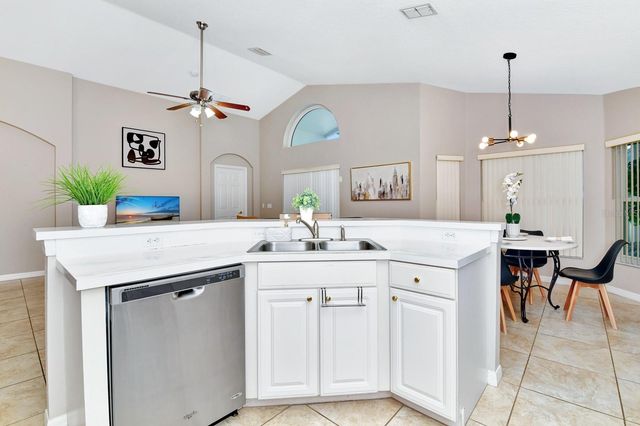 4661 CUMBRIAN LAKES DRIVE, Kissimmee, FL 34746