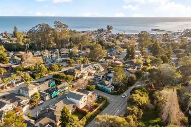 404 Monterey Avenue, Capitola, CA 95010