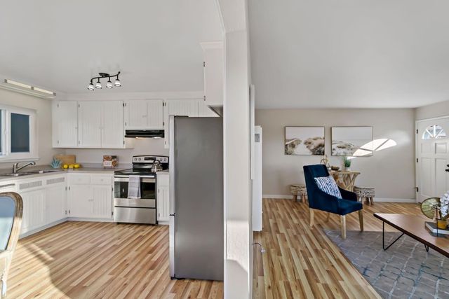 404 Monterey Avenue, Capitola, CA 95010