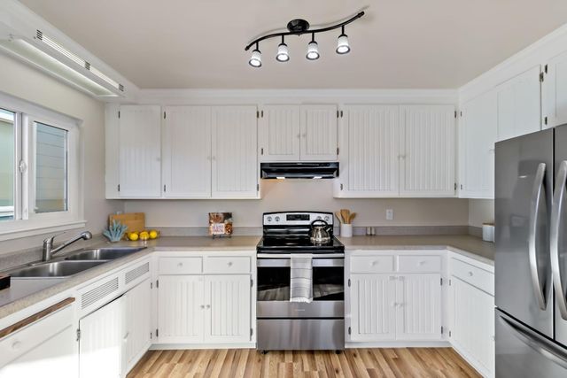 404 Monterey Avenue, Capitola, CA 95010