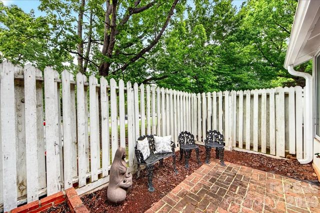 830 Sardis Cove Drive, Charlotte, NC 28270