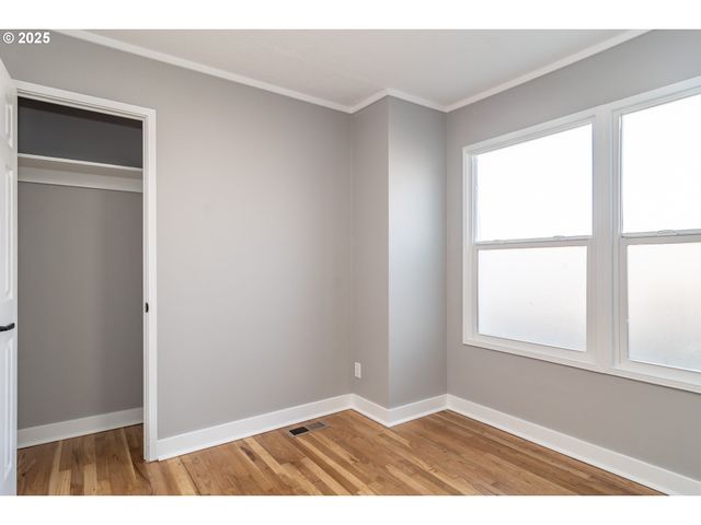 1551 Ne MORRIS St, Roseburg, OR 97470