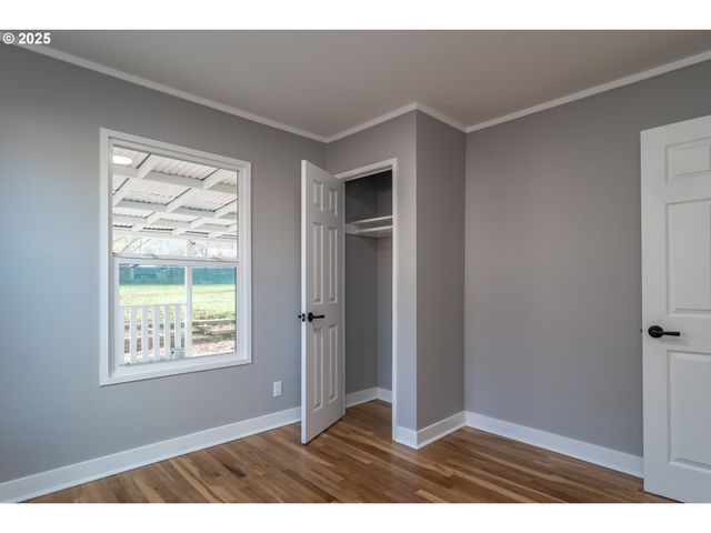 1551 Ne MORRIS St, Roseburg, OR 97470