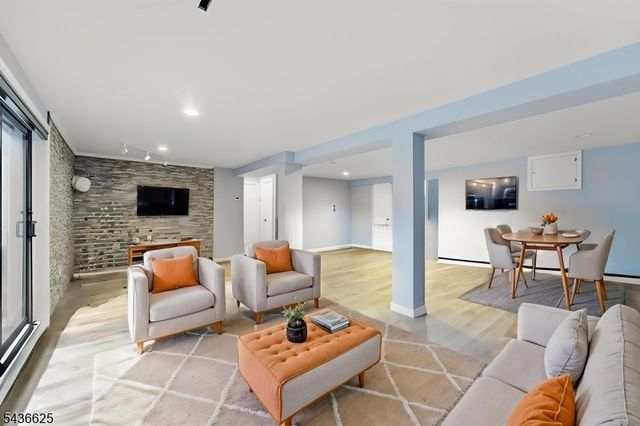 68 Seminole Ave, Rockaway Twp., NJ 07866