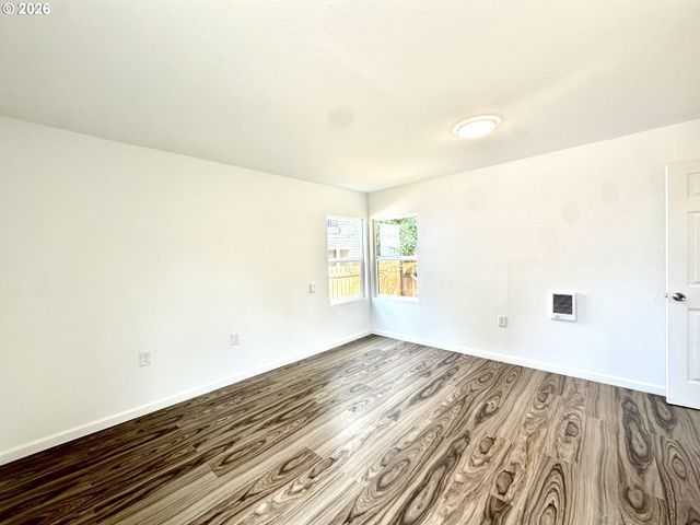 13545 Se DIVISION St, Portland, OR 97236
