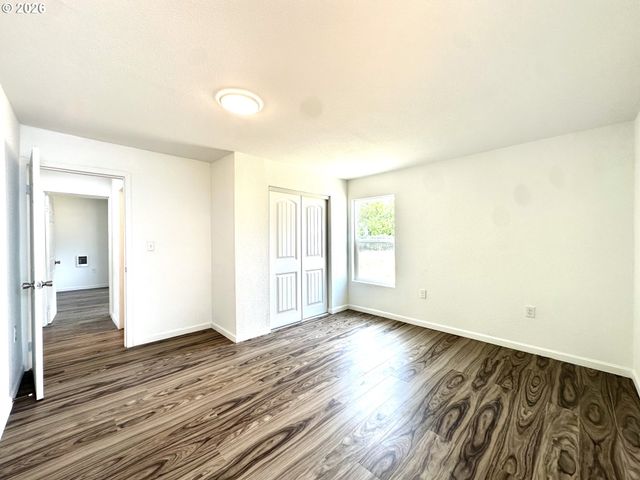 13545 Se DIVISION St, Portland, OR 97236