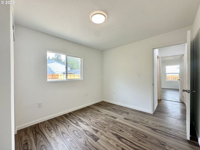 13545 Se DIVISION St, Portland, OR 97236