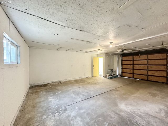 13545 Se DIVISION St, Portland, OR 97236