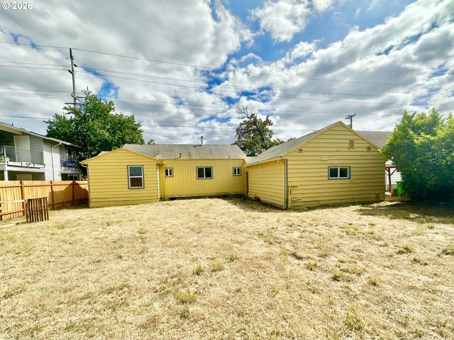 13545 Se DIVISION St, Portland, OR 97236