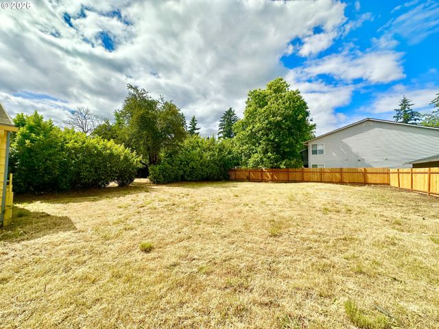 13545 Se DIVISION St, Portland, OR 97236