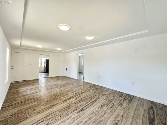 13545 Se DIVISION St, Portland, OR 97236