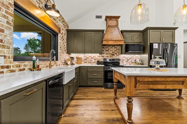 1841 N Fm 222 Loop, Coldspring, TX 77331