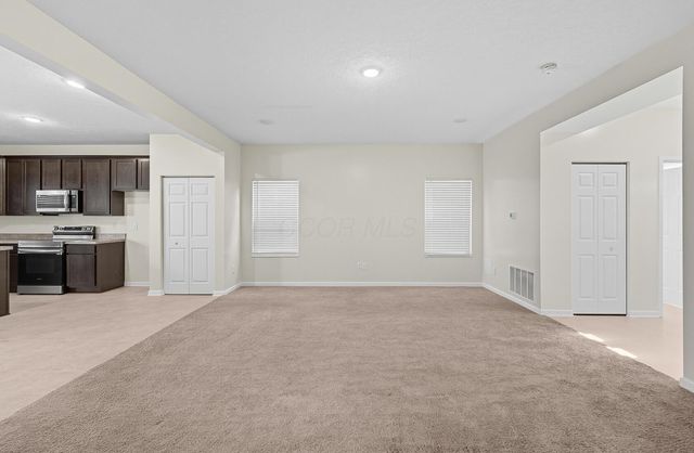 2908 Horsham Drive, Grove City, OH 43123