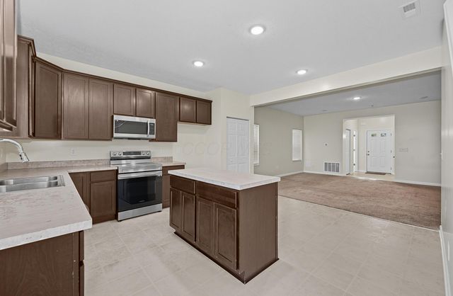 2908 Horsham Drive, Grove City, OH 43123