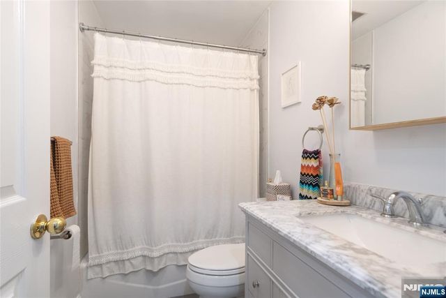 476 Monmouth Street 203, Jersey City, NJ 07302