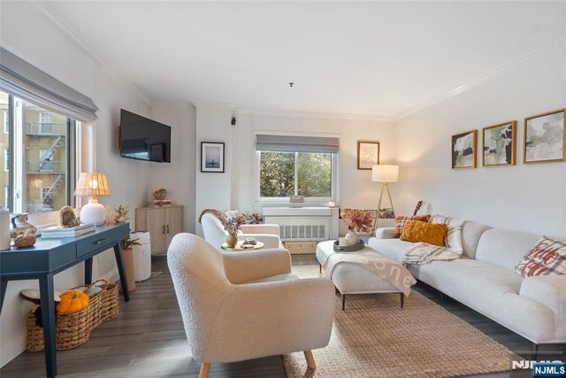 476 Monmouth Street 203, Jersey City, NJ 07302