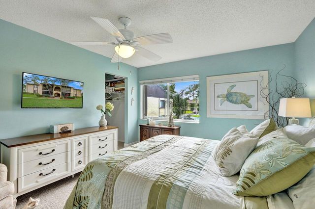 429 Pine Glen Lane C-2, Greenacres, FL 33463