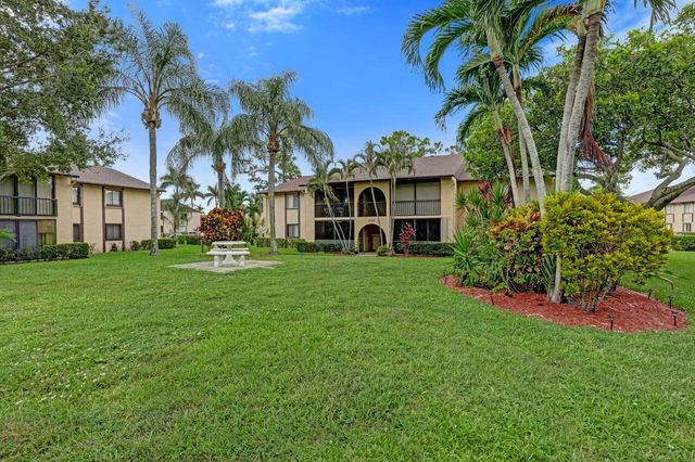 429 Pine Glen Lane C-2, Greenacres, FL 33463