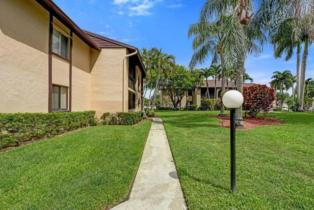 429 Pine Glen Lane C-2, Greenacres, FL 33463