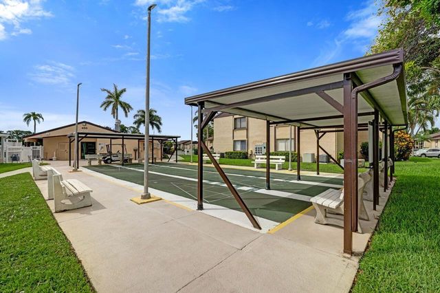 429 Pine Glen Lane C-2, Greenacres, FL 33463