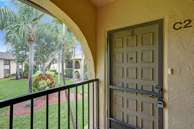 429 Pine Glen Lane C-2, Greenacres, FL 33463