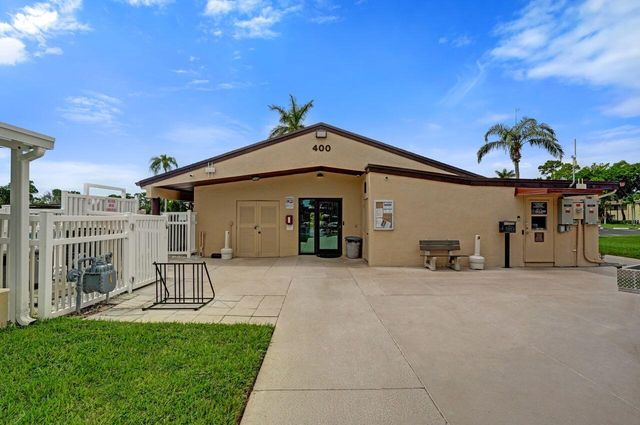 429 Pine Glen Lane C-2, Greenacres, FL 33463