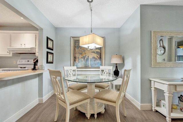 429 Pine Glen Lane C-2, Greenacres, FL 33463