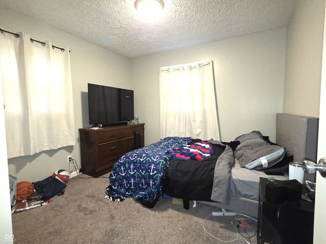 718 Berkeley Drive, Shelbyville, IN 46176