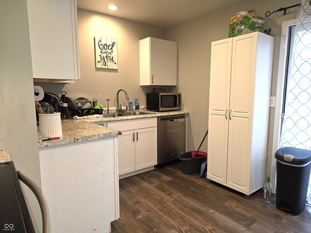 718 Berkeley Drive, Shelbyville, IN 46176