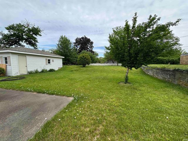 1821 Rockne Drive, South Bend, IN 46617