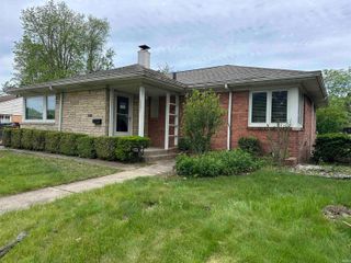 1821 Rockne Drive, South Bend, IN 46617