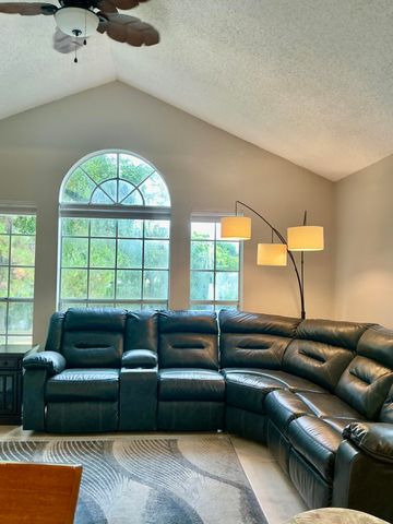 1125 Crystal Way B, Delray Beach, FL 33444