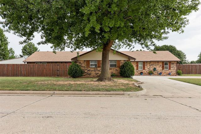 20555 Ember Lane, Harrah, OK 73045