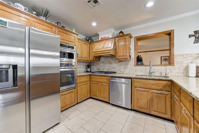 20555 Ember Lane, Harrah, OK 73045