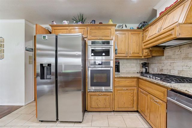 20555 Ember Lane, Harrah, OK 73045